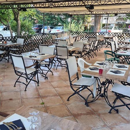 Logis Hotel Restaurant Les Cedres Жоаюз Екстериор снимка