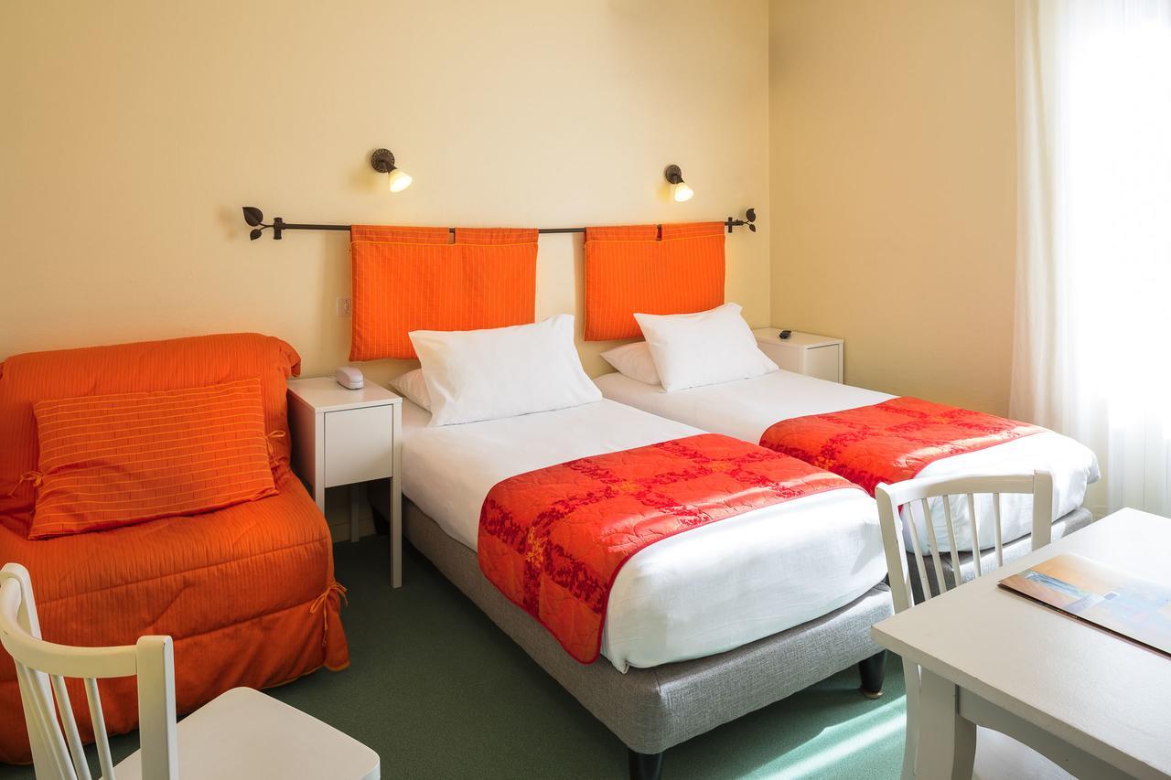 Logis Hotel Restaurant Les Cedres Жоаюз Екстериор снимка