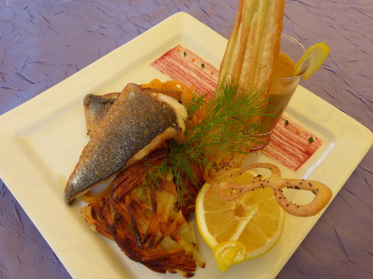 Logis Hotel Restaurant Les Cedres Жоаюз Екстериор снимка