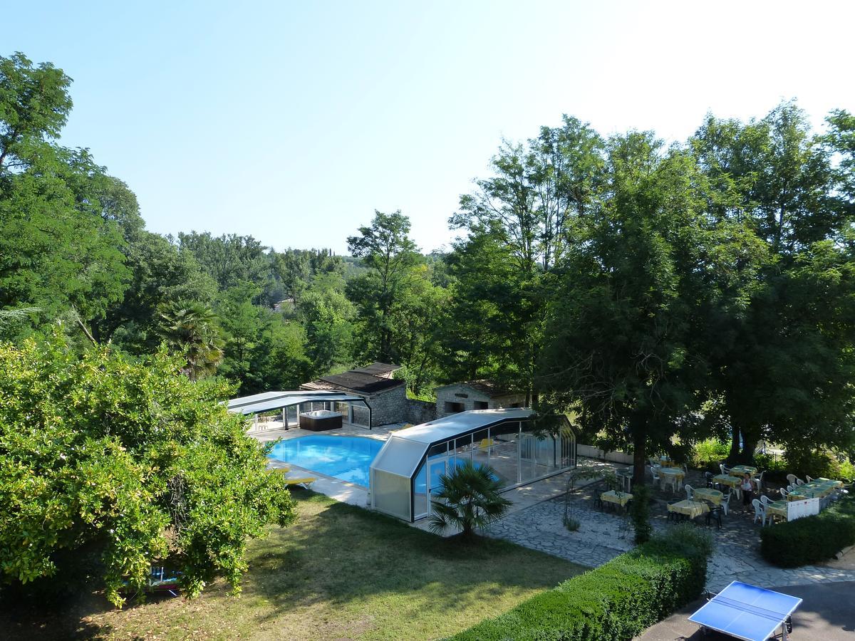 Logis Hotel Restaurant Les Cedres Жоаюз Екстериор снимка