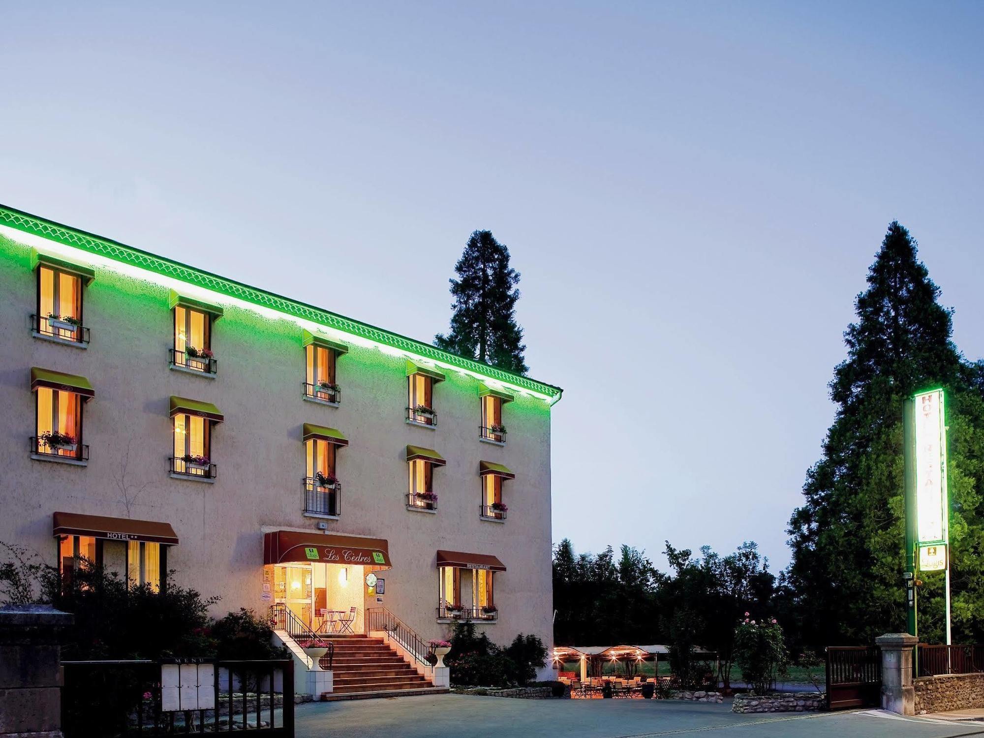 Logis Hotel Restaurant Les Cedres Жоаюз Екстериор снимка