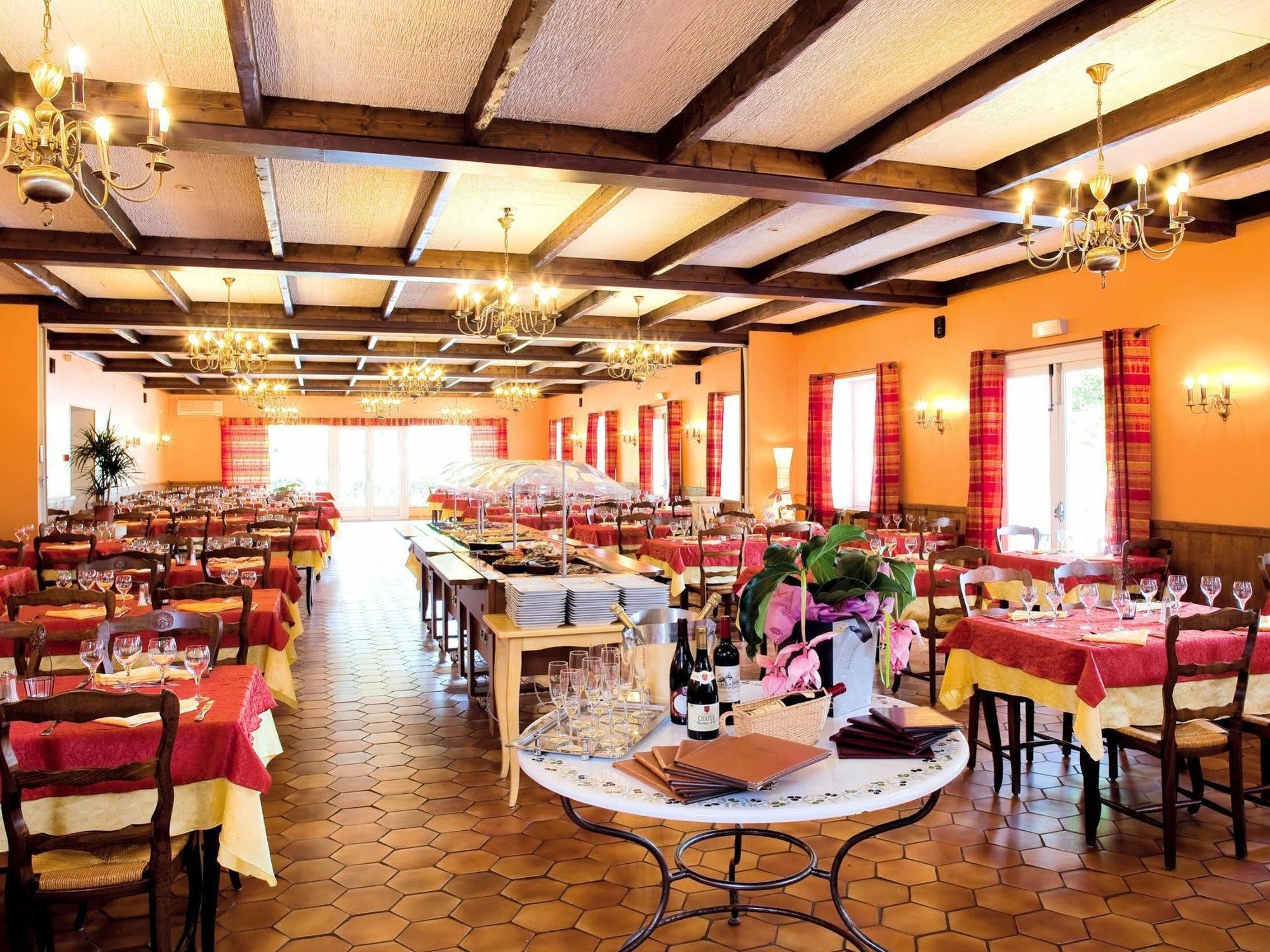 Logis Hotel Restaurant Les Cedres Жоаюз Екстериор снимка