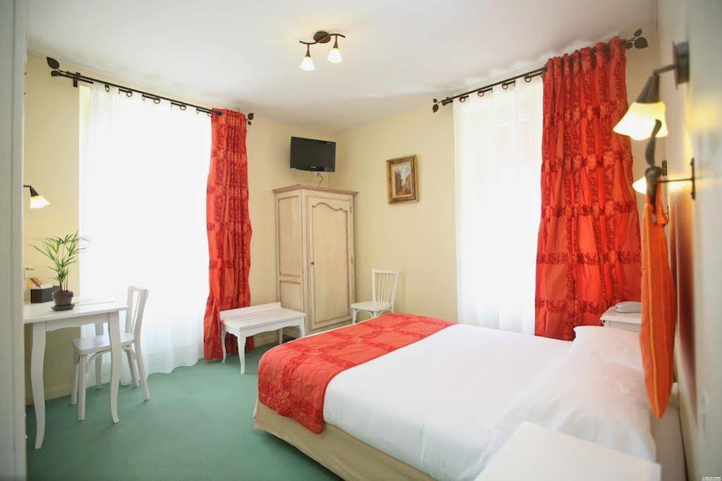 Logis Hotel Restaurant Les Cedres Жоаюз Екстериор снимка