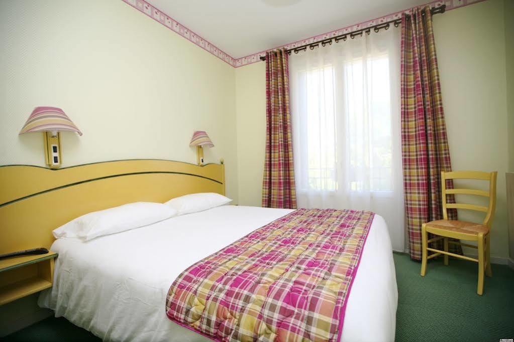 Logis Hotel Restaurant Les Cedres Жоаюз Екстериор снимка